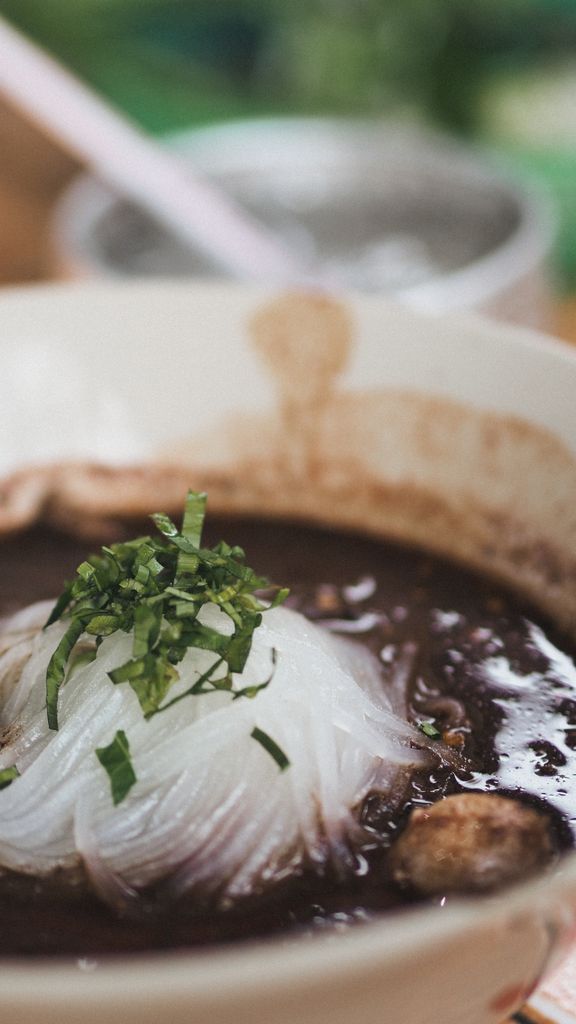 Is Korean Food Gluten Free? The Honest Guide (Traps + Safe Swaps) 3 Naturally gluten-free Korean ingredients - gochugaru, glass noodles, seaweed and sesame oil